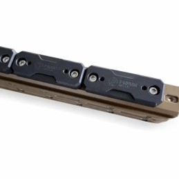  Perun Gear - zewnętrzne ciężarki M-LOK do stabilizacji broni widok zamontowanych na łożu MDT